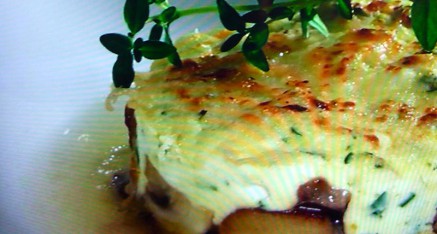 Pilzgratin mit Tomatensud